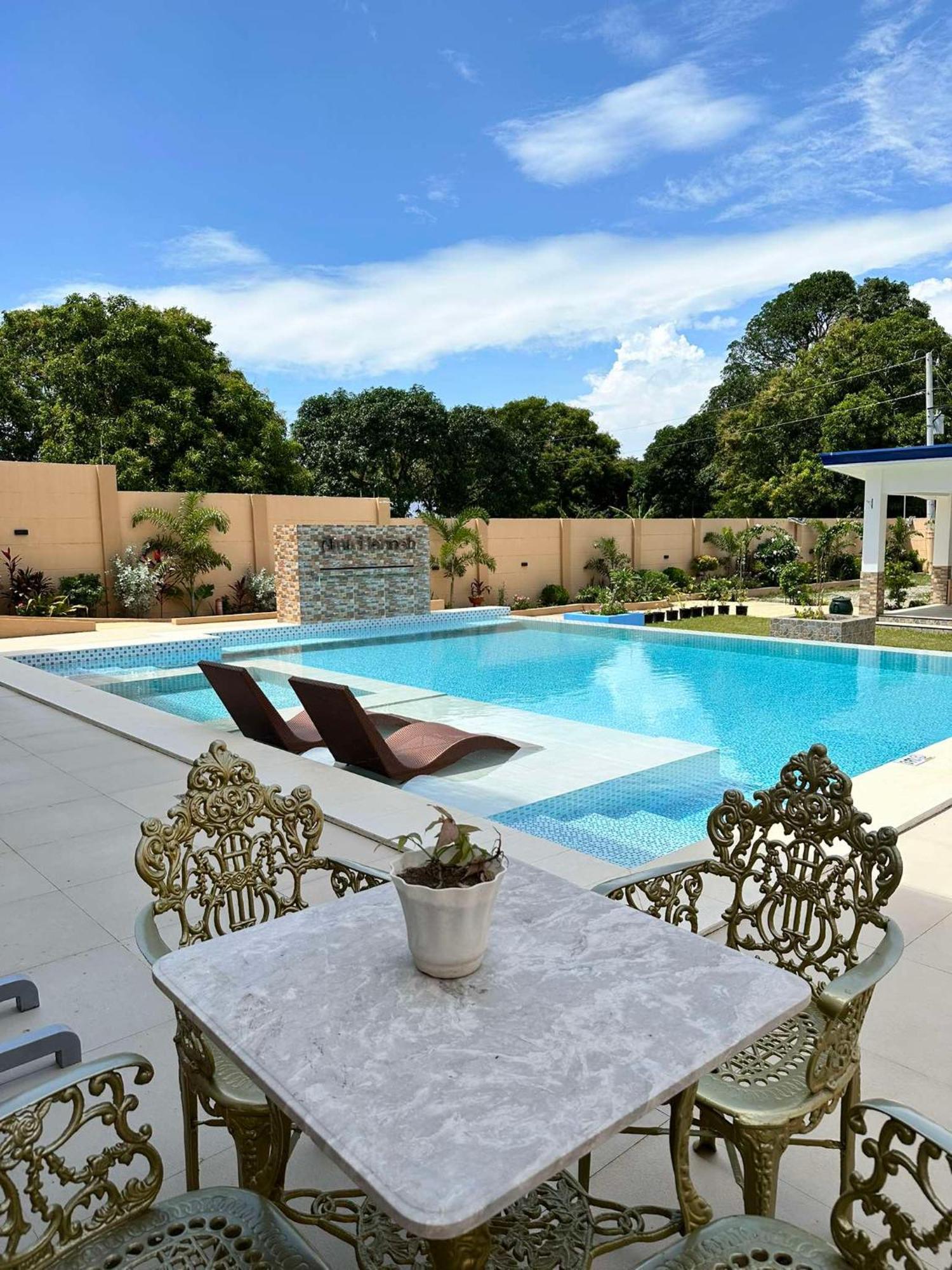 Aina Hannah Family Resort'S Greek Unit Calatagan Exteriör bild